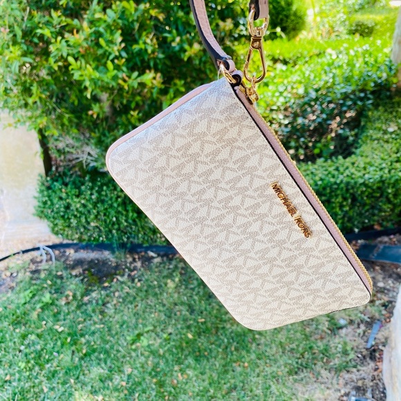 Michael kors signature wristlet wallet pink - Picture 4 of 9